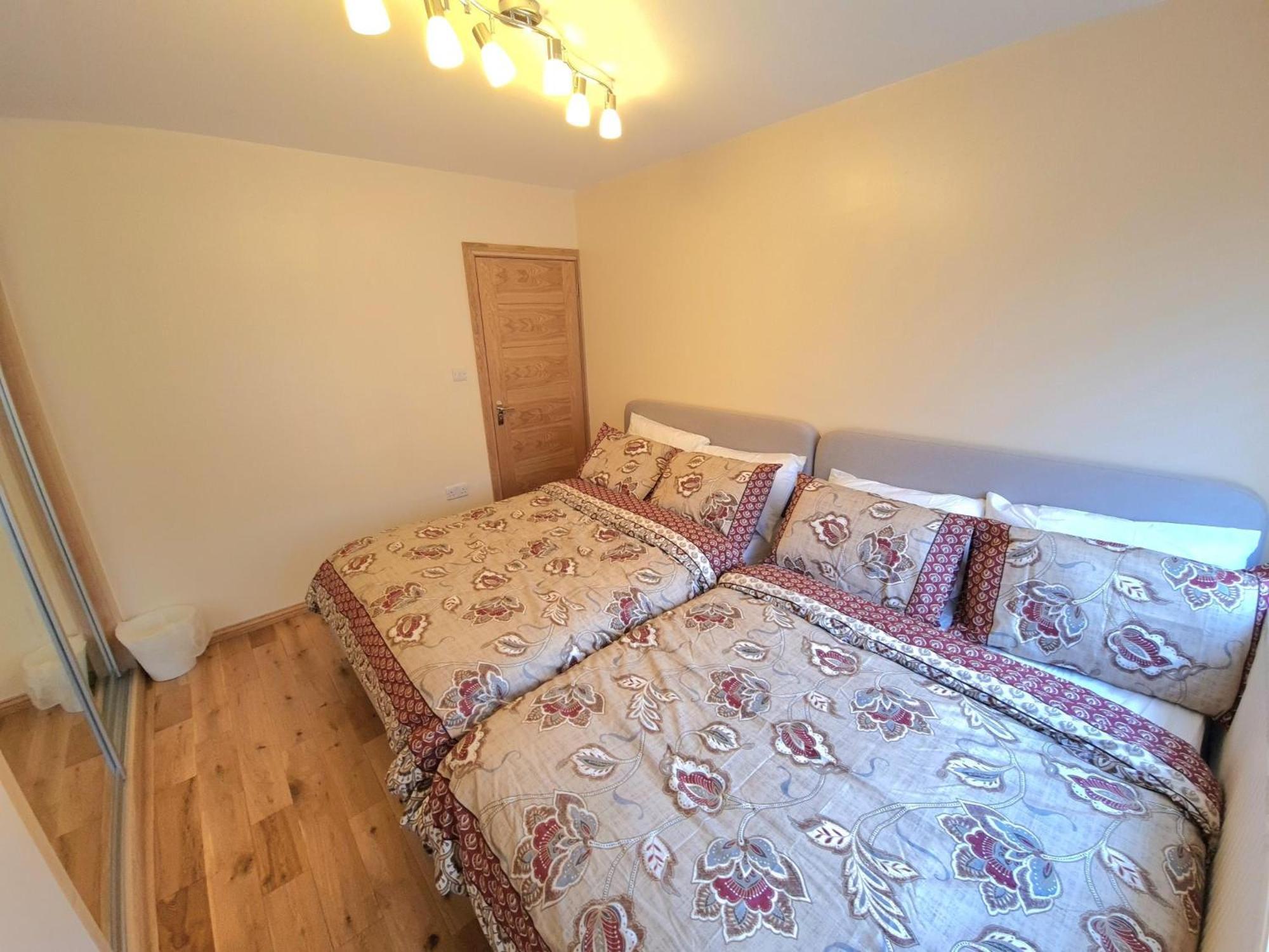 London Luxury 2 Bedroom Flat Sleeps 8 Free Parking East Barnet Exterior foto