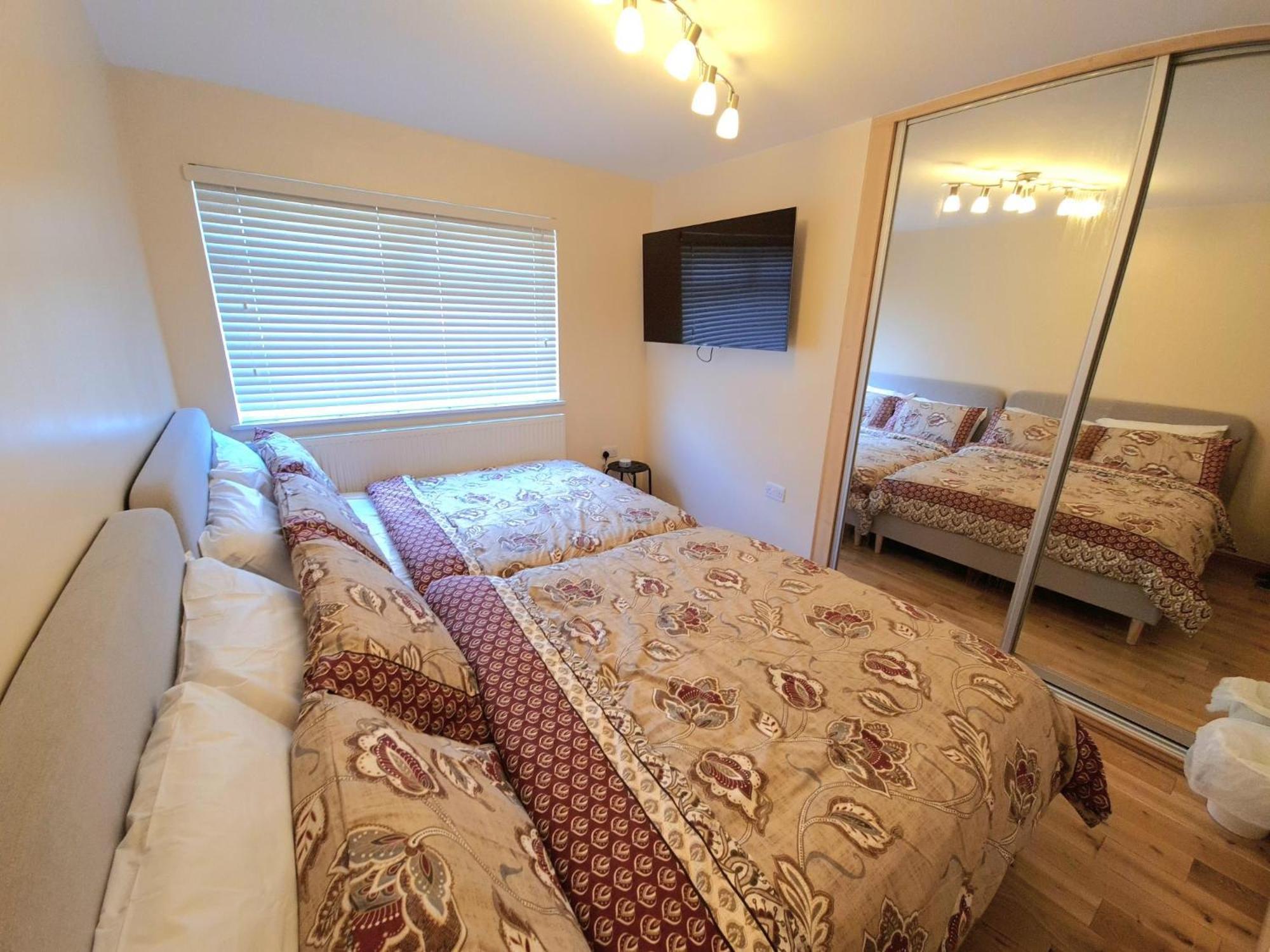 London Luxury 2 Bedroom Flat Sleeps 8 Free Parking East Barnet Exterior foto